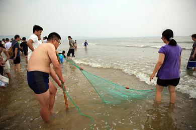 一个人看WWW.,深夜归家发现家中空无一人 探索数字时代下的孤独与连接-1