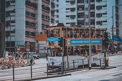 麻豆映画绿巨人涩涩君｜青春探索与性教育的突破之旅-5